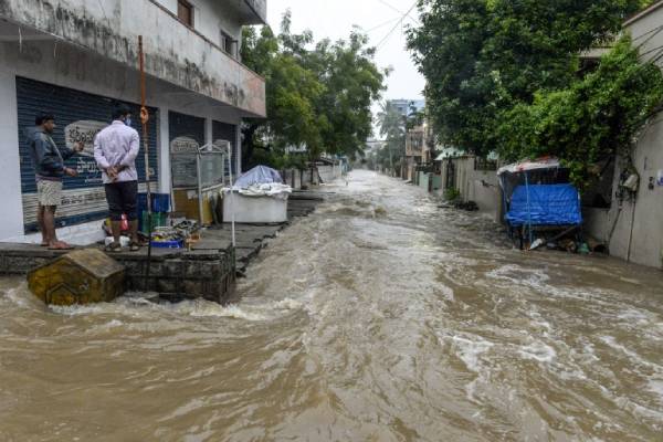 Intense Rains Claim 10 Lives in Southern India