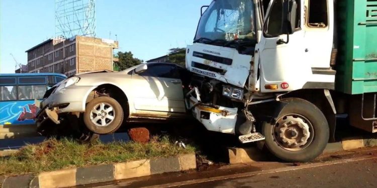 LASTMA and LASAMBUS Collaborate to Rescue Accident Victim in Oshodi