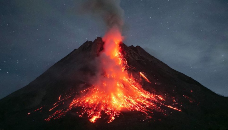 Indonesia Evacuates 150 Villages Following Mount Marapi Volcanic Eruption