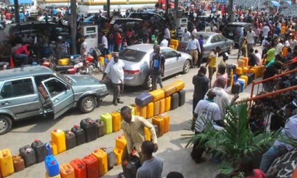 Lagos, Nigeria's bustling metropolis, is grappling with a severe fuel scarcity, leaving motorists stranded in endless queues at filling stations across the state. Despite the National Association of Road Transport Owners (NARTO) calling off its strike, the situation remains dire. The queues began forming on Tuesday, triggered by fears among Nigerians that premium motor spirit might become scarce following the now-suspended NARTO strike. This panic buying frenzy intensified on Tuesday and Wednesday, exacerbated by the tanker drivers' refusal to lift fuel, which subsequently depleted the supply at filling stations, including those operated by independent marketers. Major areas of Lagos, such as the Alausa axis, witnessed long queues at filling stations like Mobil, Total, and Conoil. Even Nigerian National Petroleum Company Limited stations in Ogunnusi, Ojodu-Berger, and Ikorodu Road faced similar queues, alongside Bovas stations. In Isolo, the scarcity was palpable as stations like Apata Roundabout and Total near Isolo General Hospital remained shut, with no fuel available. NPOG filling station at Ishaga had run out of fuel for three consecutive days. The situation was no different at NNPC and Mobil stations at the College Bus Stop. Only Quest fuel station along Asuani Road managed to dispense fuel, albeit with a long queue of vehicles and customers willing to pay N640 per liter. Gbagada Road also faced fuel scarcity, with NorthWest station selling at N610 per liter, while Eternal station at Gbagada Bus Stop remained closed. In Ikotun, a visit to an NNPC filling station revealed no fuel available, while God's Decision station along Governor Road witnessed long queues on Wednesday. The scarcity has left Lagosians frustrated and disillusioned. Many took to social media platforms to express their grievances, lamenting the inconvenience and hardship caused by the fuel crisis. Some even resorted to trekking long distances due to the unavailability of fuel for their vehicles. Despite assurances from the Vice National President of the Independent Petroleum Marketers, Hammed Fashola, that the situation would normalize by Monday, the effects of the scarcity continue to be felt across the state. The scarcity has disrupted daily routines, with commuters stranded and motorists forced to navigate through the chaos. In the scorching heat of Lagos, the search for fuel has become an arduous task, leaving many questioning the sustainability of Nigeria's energy policies and infrastructure. As the queues persist and frustrations mount, the people of Lagos can only hope for a swift resolution to this crisis, praying for relief from the turmoil that has gripped their city.