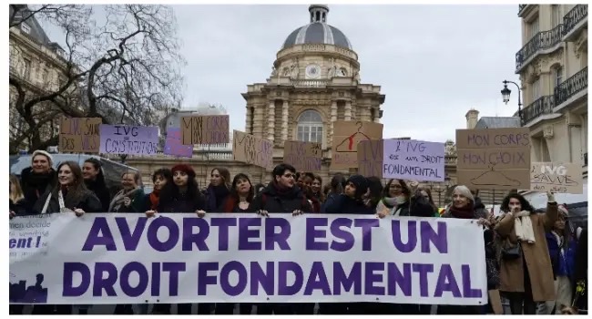France to Establish Abortion as a Constitutional Right