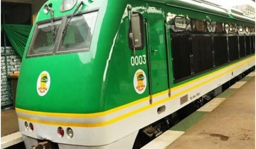 Federal Government Mulls Switching NRC Locomotives to Gas for Cost Reduction